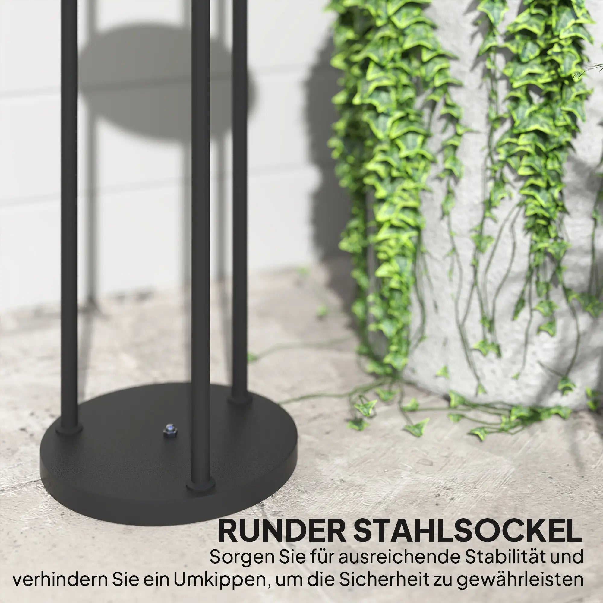 Elegante Solarbetriebene Gartenlampe aus Rattan mit Drei Lampenschirmen